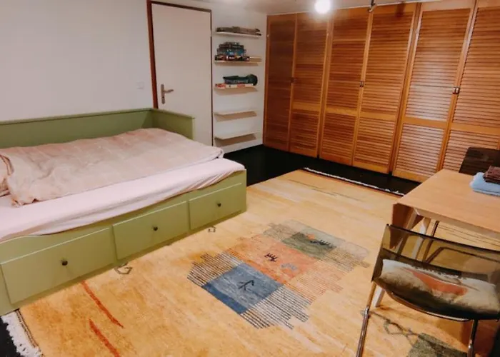 Spacious & Comfortable Guestrooms W Private Bathrooms Near Koelnmesse & Lanxess Arena, Free Parking, Highspeed Wifi Gæstehus 4*