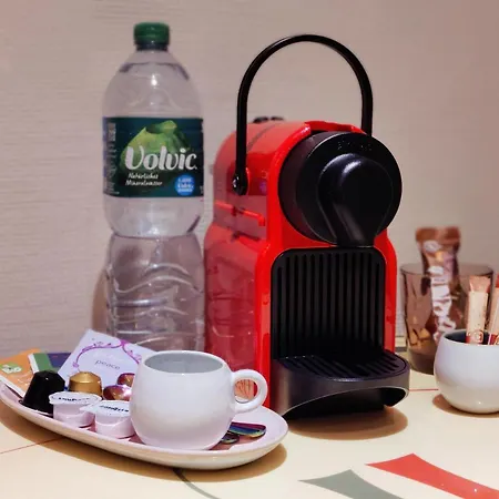 Spacious & Comfortable Guestrooms W Private Bathrooms Near Koelnmesse & Lanxess Arena, Free Parking, Highspeed Wifi 4* Colónia