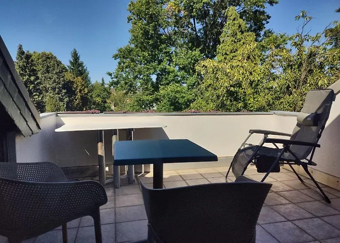 Spacious & Comfortable Guestrooms W Private Bathrooms Near Koelnmesse & Lanxess Arena, Free Parking, Highspeed Wifi 4* Cologne