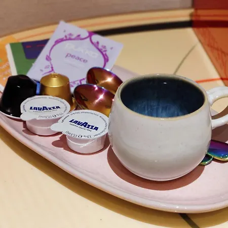 Spacious & Comfortable Guestrooms W Private Bathrooms Near Koelnmesse & Lanxess Arena, Free Parking, Highspeed Wifi 4* 科隆