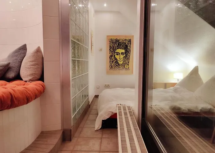 Spacious & Comfortable Guestrooms W Private Bathrooms Near Koelnmesse & Lanxess Arena, Free Parking, Highspeed Wifi 科隆